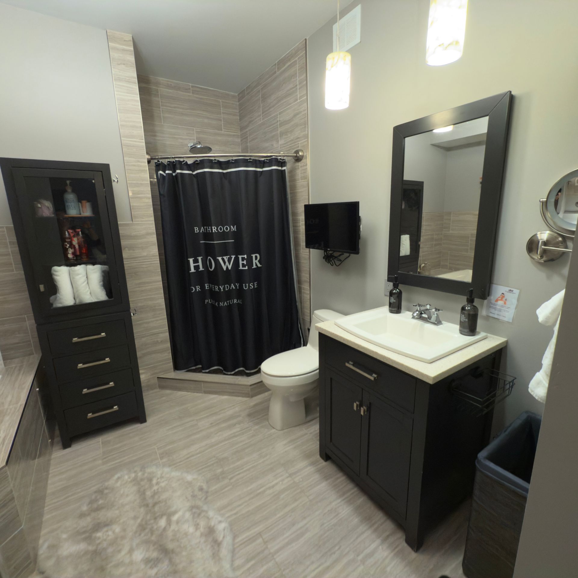 Luxury Queen room detail at Stay549 Winnipeg
