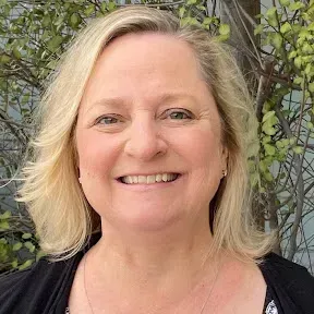 Lori Peeples
