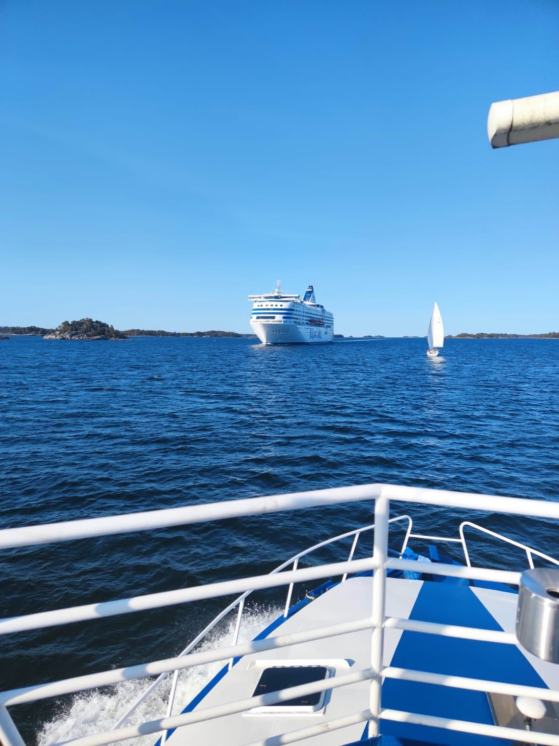 Risteilyllä saaristossa. Doris-laiva, IHA-Lines ja Silja Serenade. Kuva / photo © Maria Merra.