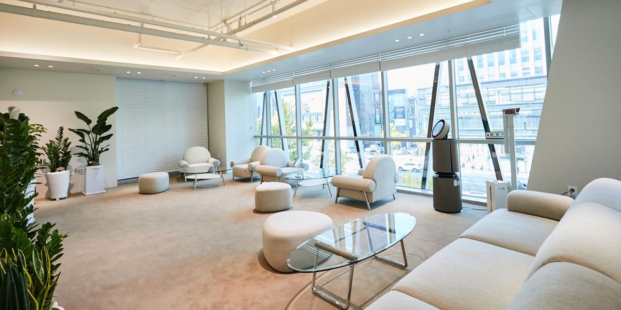 Patient lounge at Cheongdam Peau Rêve Clinic