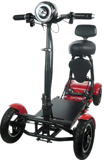 Rode scootmobiel, vooraanzicht, met zwarte zitting en stuur, op een witte achtergrond.