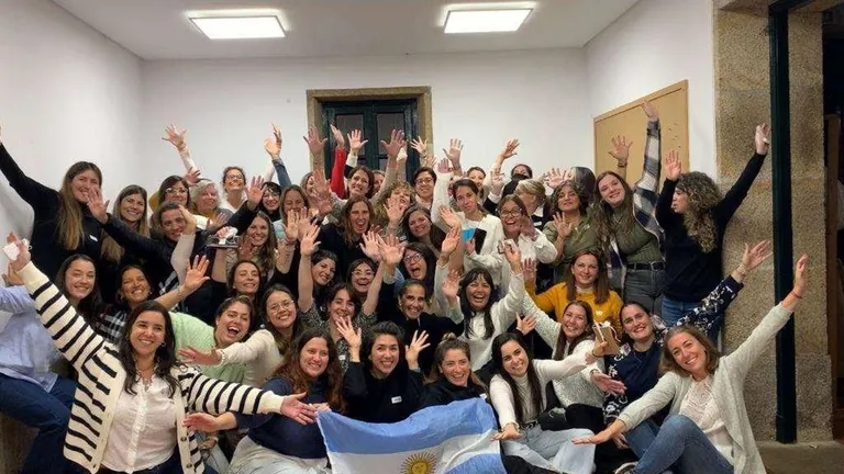 ¿Qué hacían 50 mujeres en el faro de Oza en A Coruña?