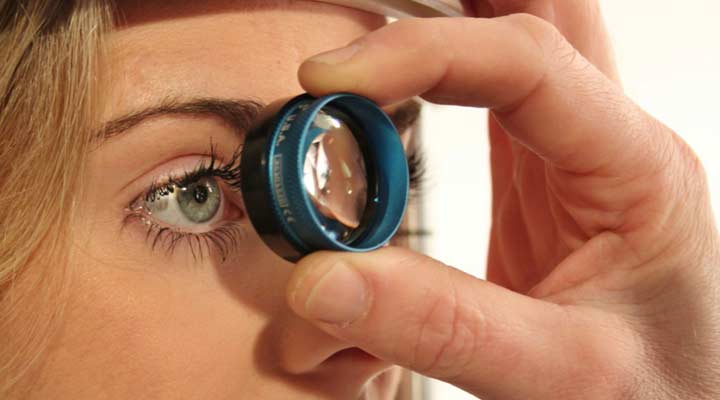 DR. LUIS OLMOS VALLADARES - Catarata