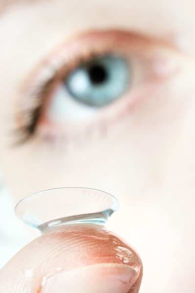 DR. LUIS OLMOS VALLADARES - Especialista en retina