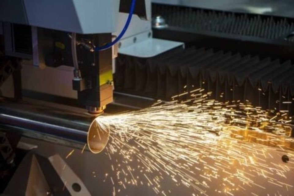 Steel pipe cutting