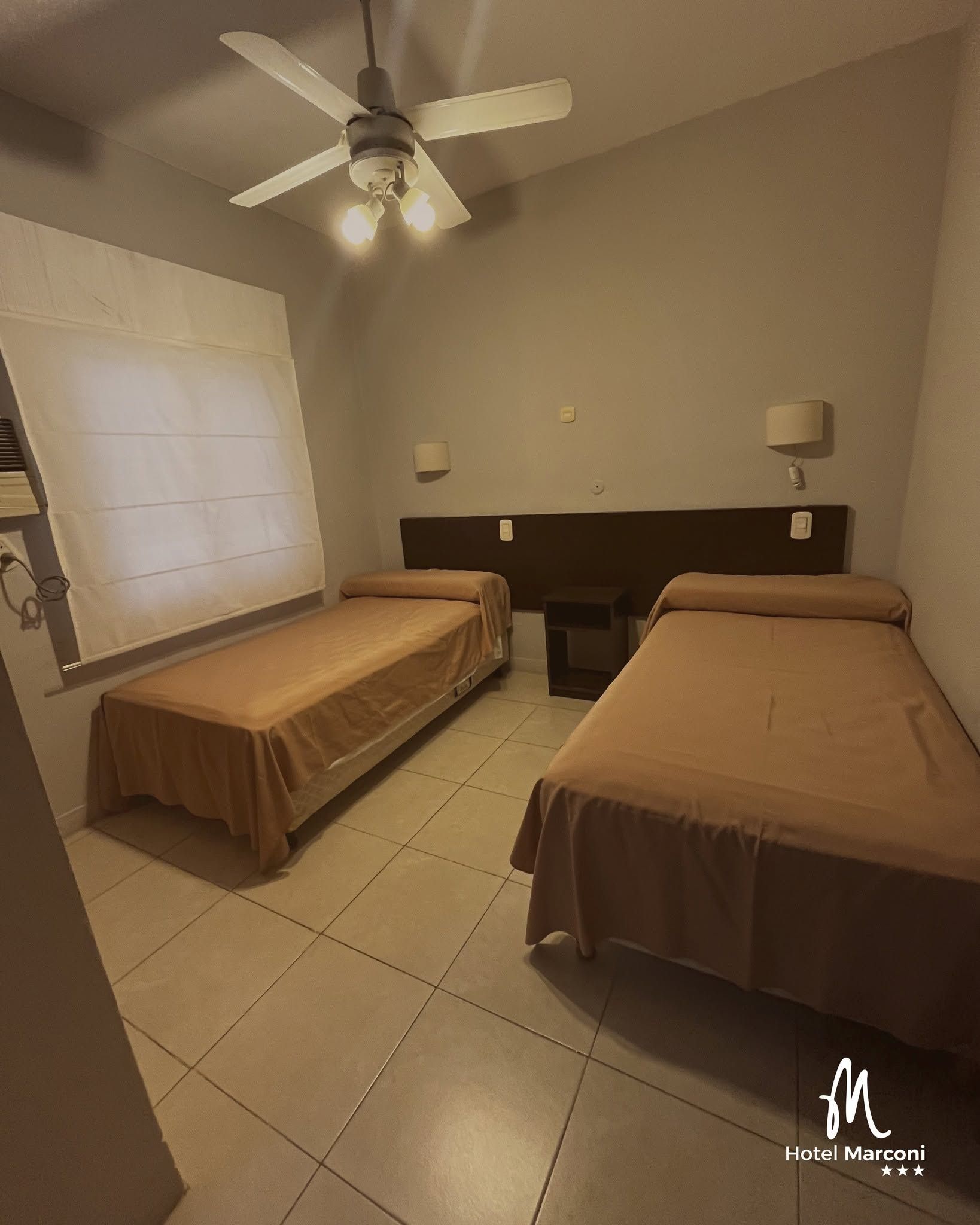 Habitación Standard - cama queen, cabecera en madera, vista Buenos Aires