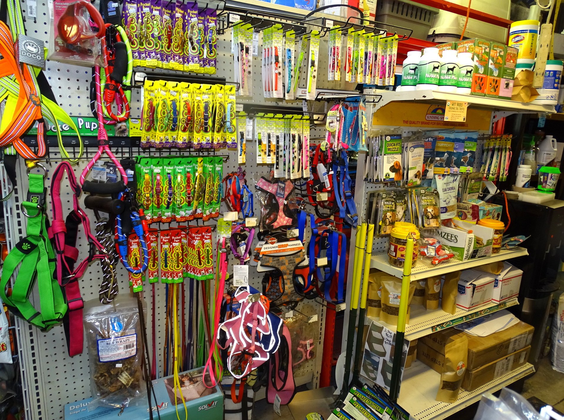 Pet Supplies Abilene, KS PawsNClaws