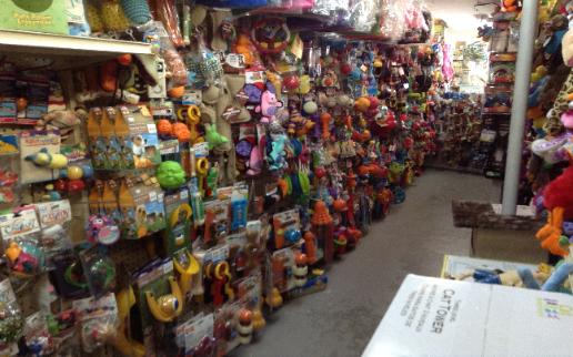 Pet supplies — Abilene, KS — Paws -N-Claws