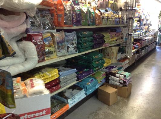 Dog food— Abilene, KS — Paws -N-Claws