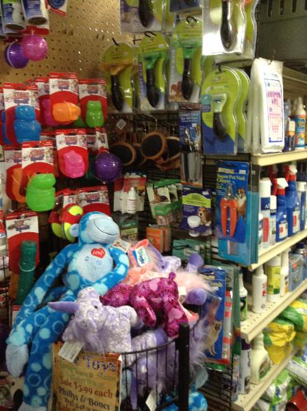 Assorted pet toy — Abilene, KS — Paws -N-Claws