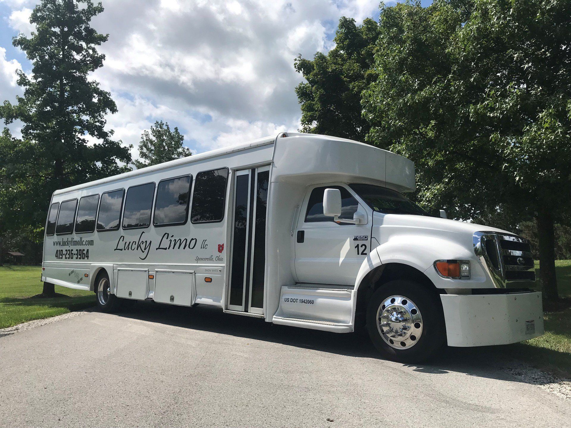 Luxury Limo Bus — Spencerville, OH — Lucky Limo