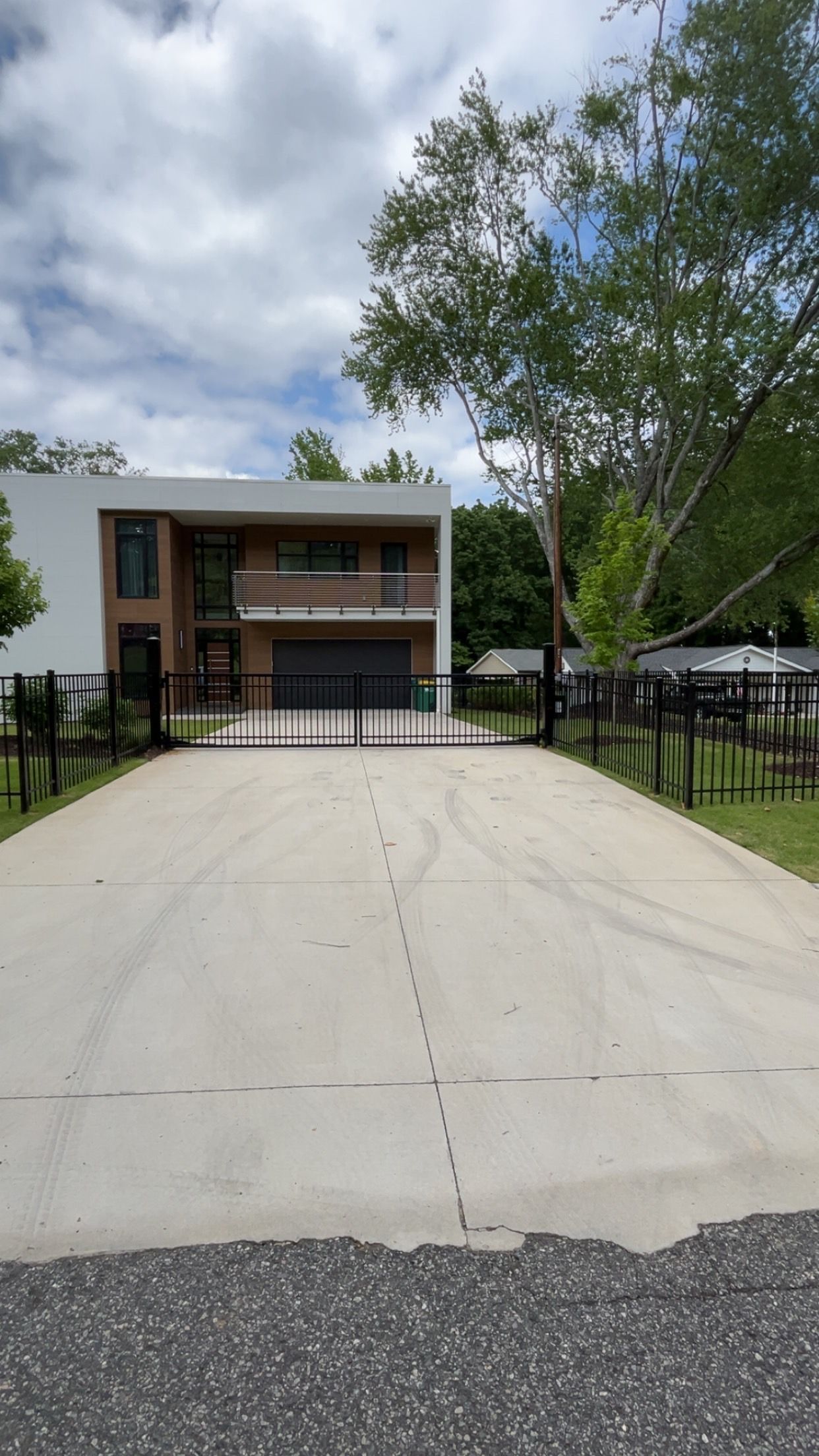 automatic driveway gate