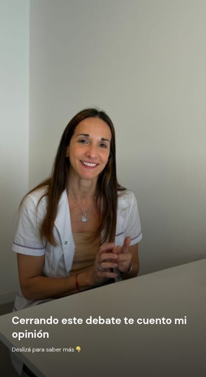 Vicky sentada en el consultorio