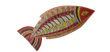 Illustrazione decorativa di un pesce con motivi geometrici rossi, arancioni e neri su sfondo bianco.