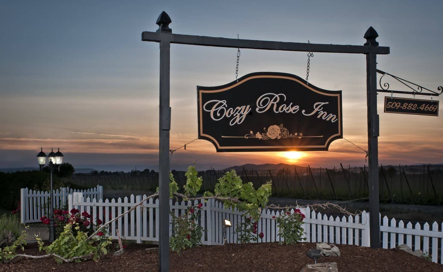 Cozy Rose Inn in Sunnyside, United States