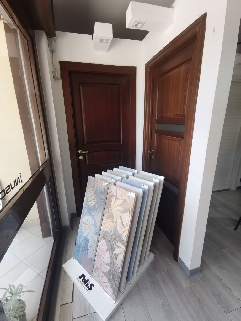 showroom vendita porte e infissi Edilbiz Nusco Castel San Giorgio (SA)