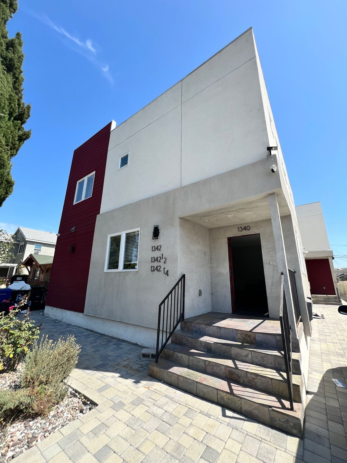 1340 W 37th St