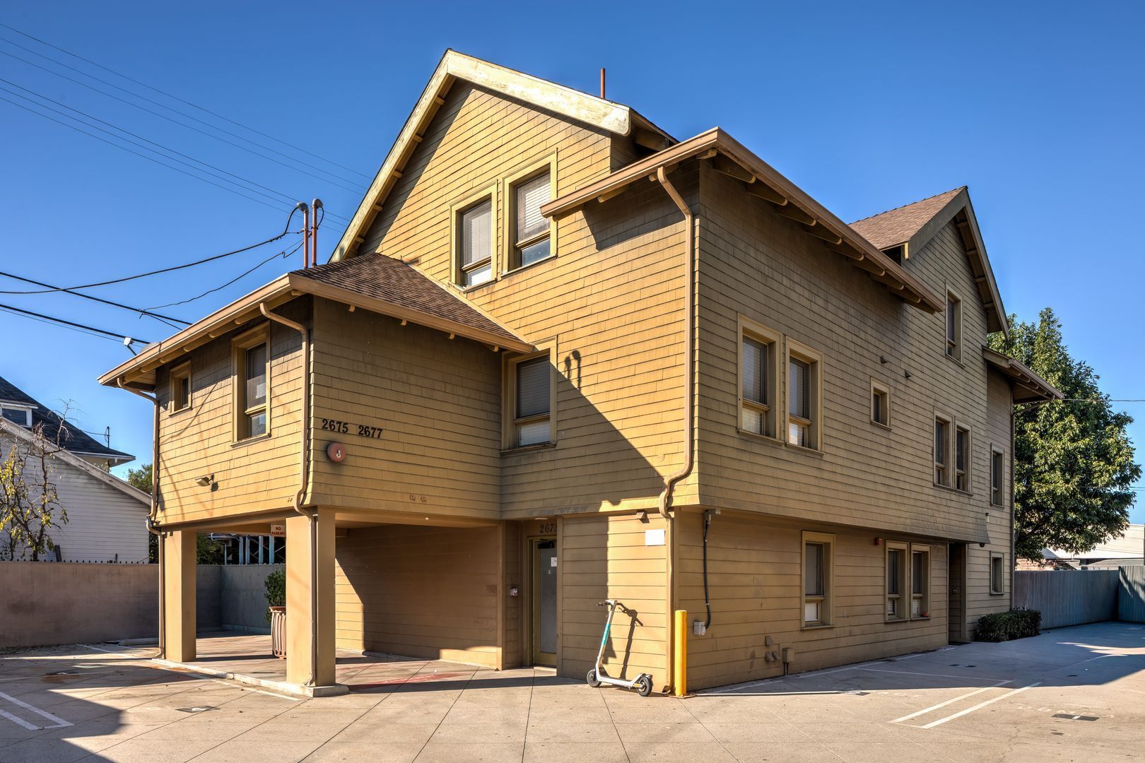 2667-2677 Menlo Ave