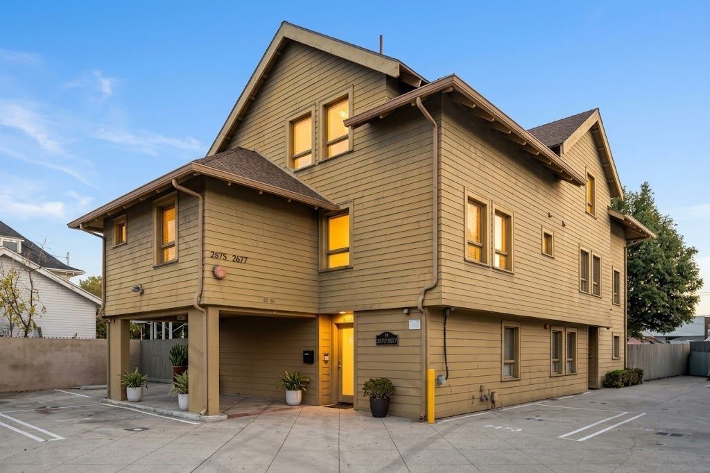 2667-2677 Menlo Ave