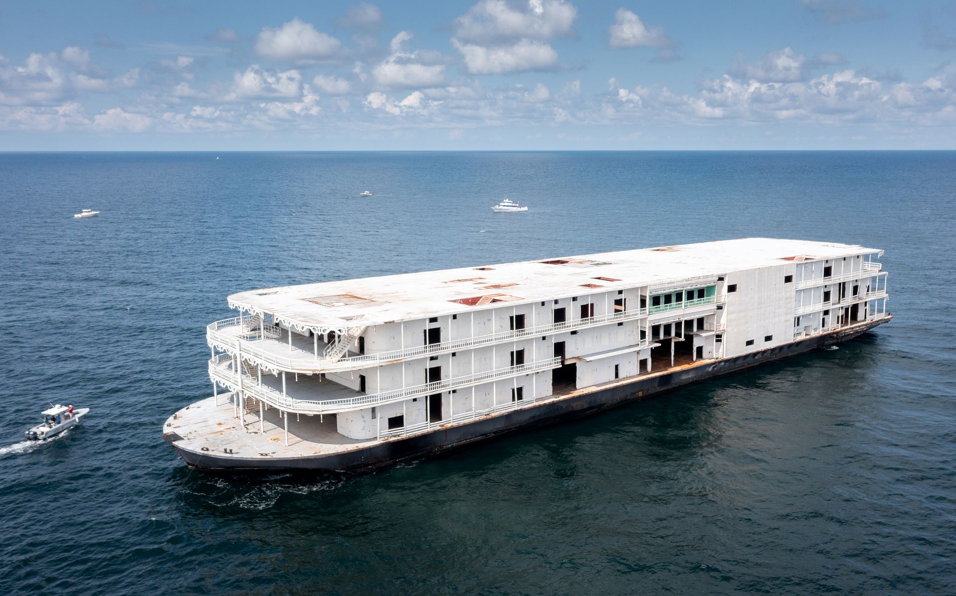 408-foot Argosy VI  - 408 feet long and 50 feet wide - Photo by Billy Pope