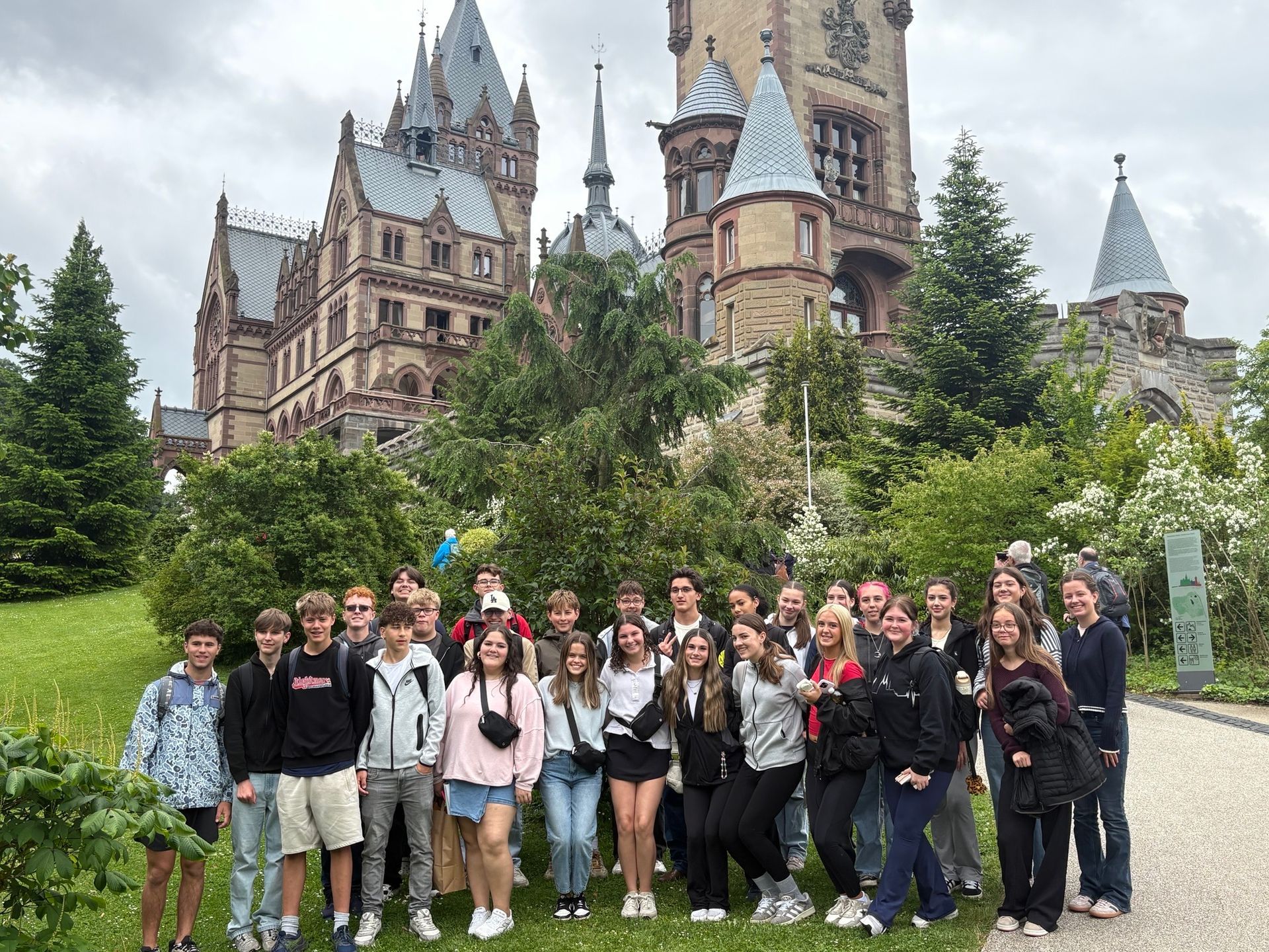 Drachenfleshbahn Castle Foley Students