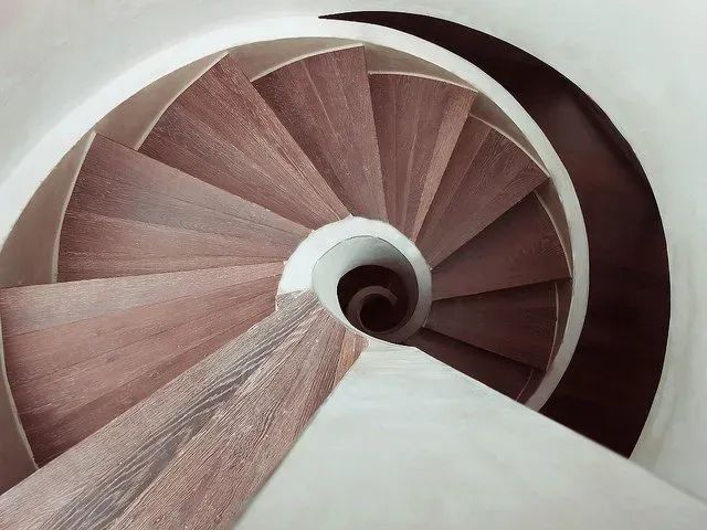 BALCONI IN LAMIERA PANTOGRAFATA