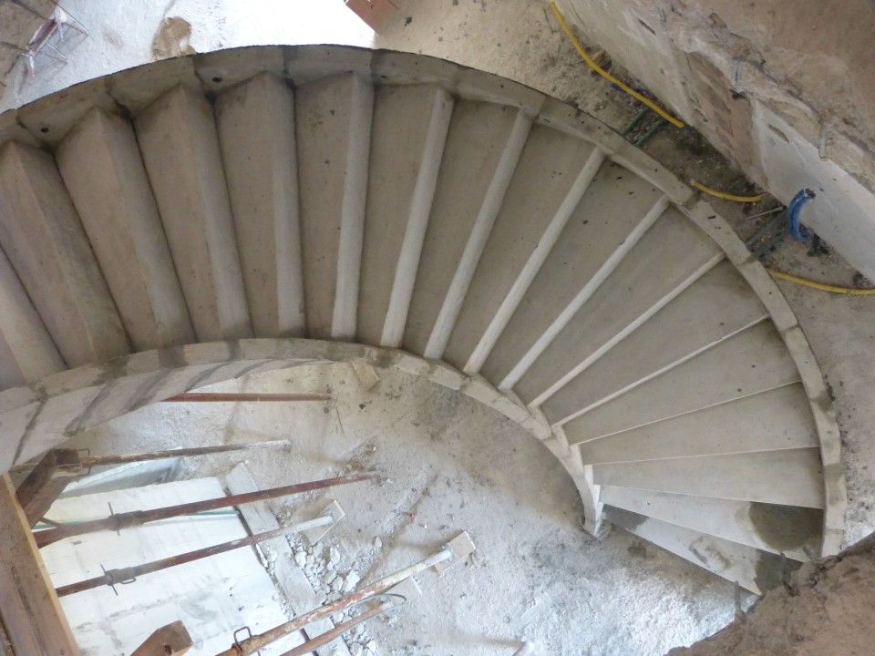 Staircase assembly