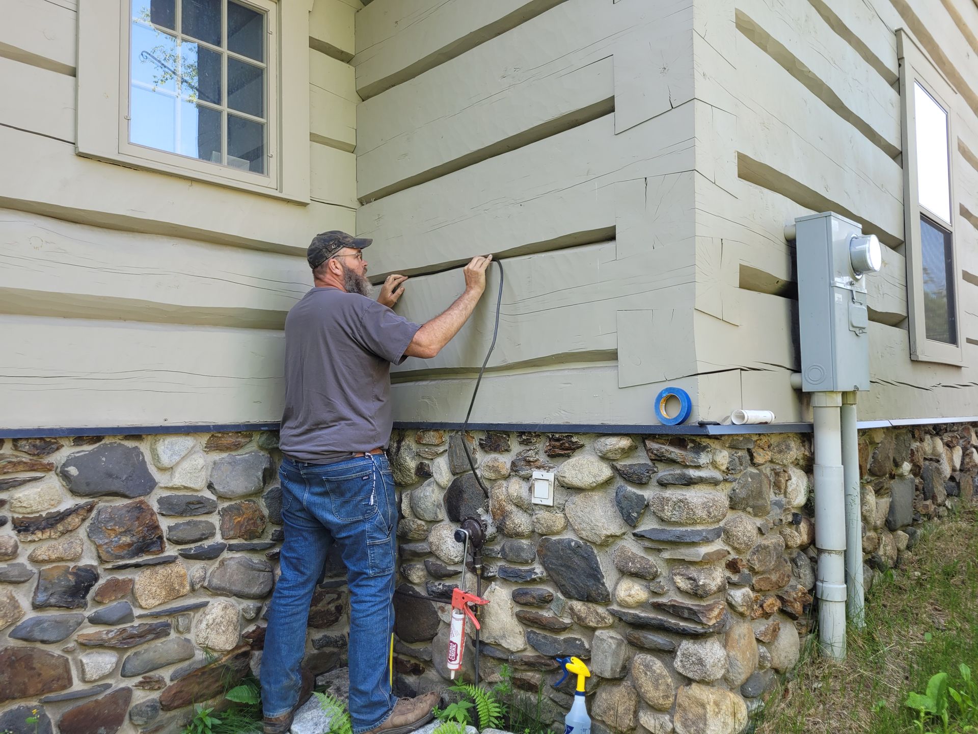 Filling Cracks In Log Home By Big Tree Log Homes