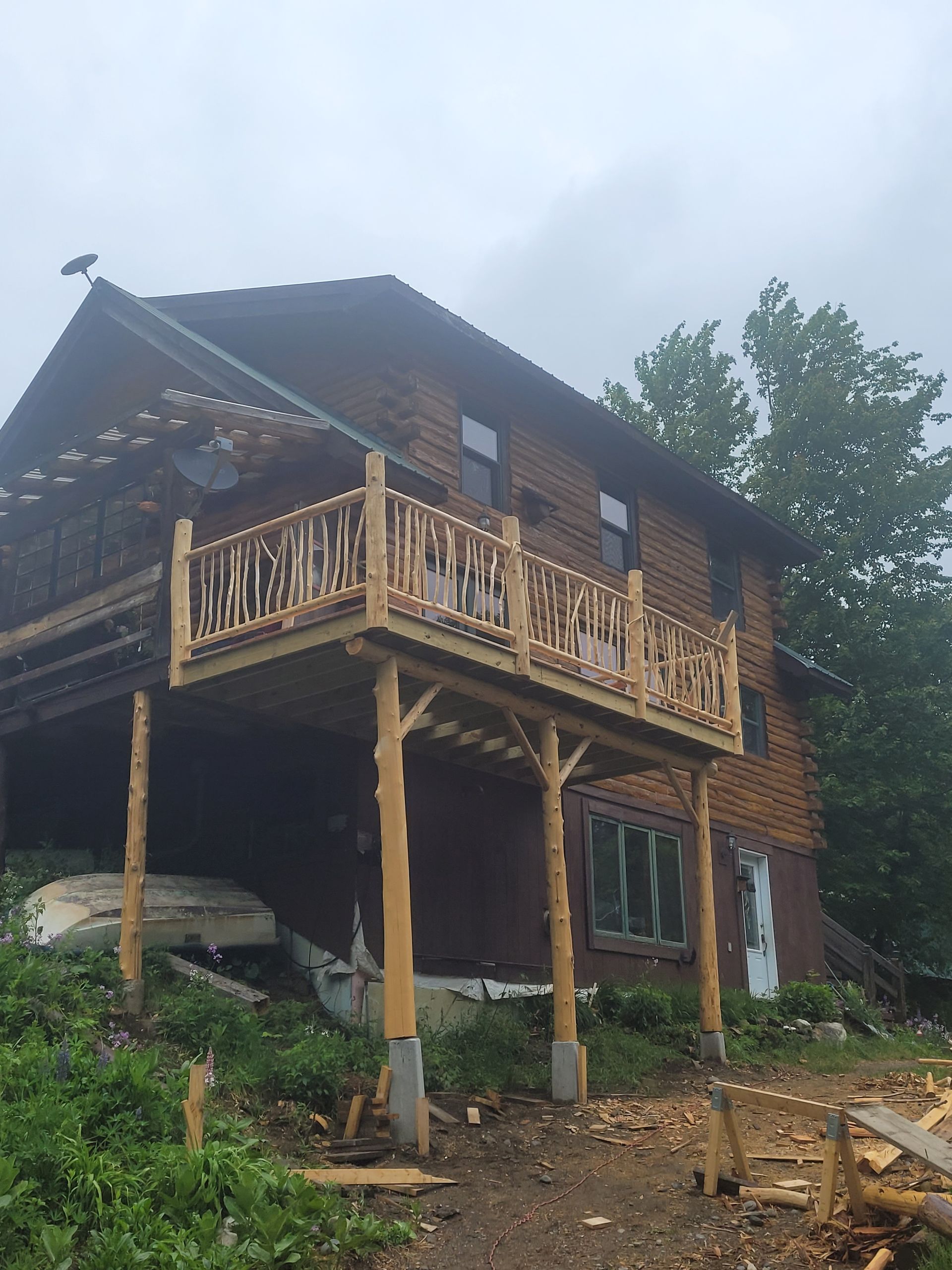 Custom Decks & Railings Built By Big Tree Log Homes 