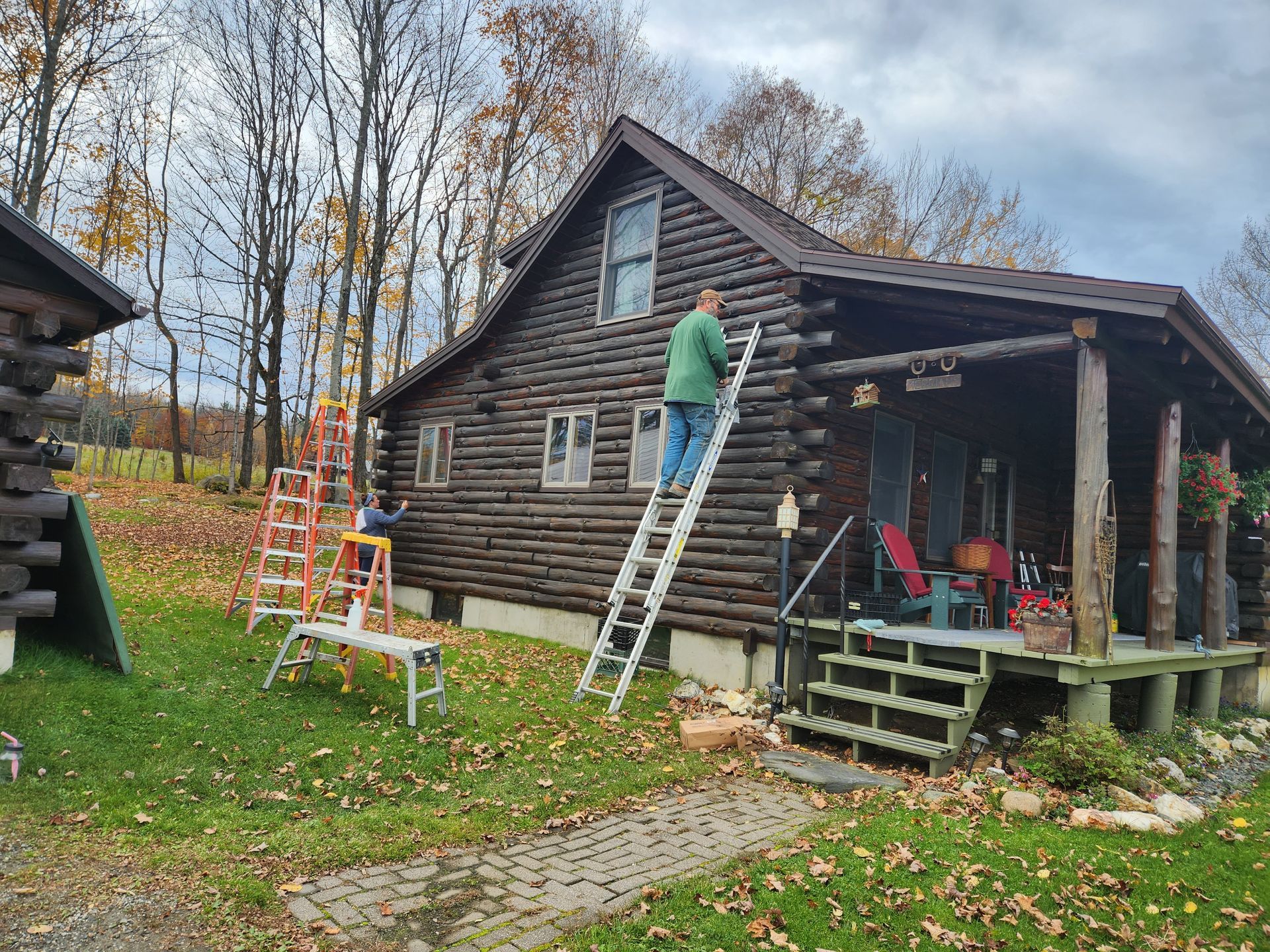 Log Home Staining By Big Tree Log Homes