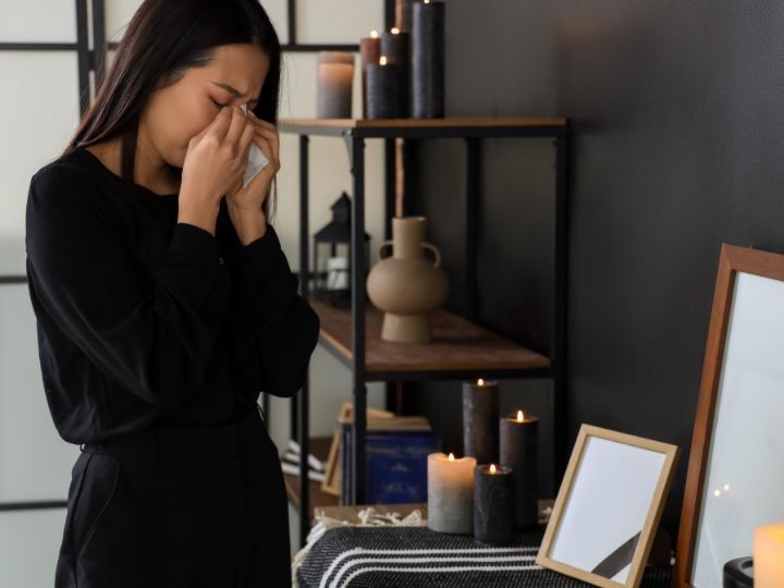 How to Choose Between Burial and Cremation in California