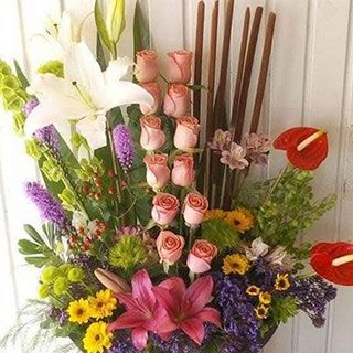 D' IVAHNA FLORES Y REGALOS - Decoración para empresas
