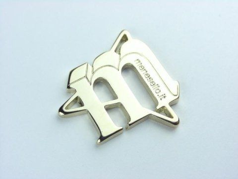 Finitura oro pallido statico.