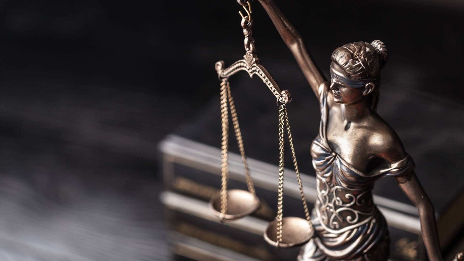 statua che rappresenta la giustizia