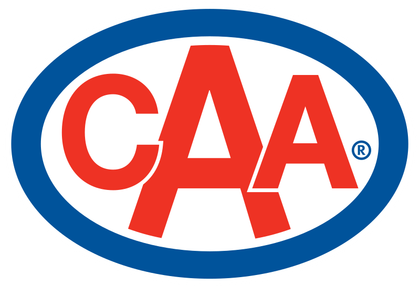 Un logo caa rouge et bleu sur fond blanc