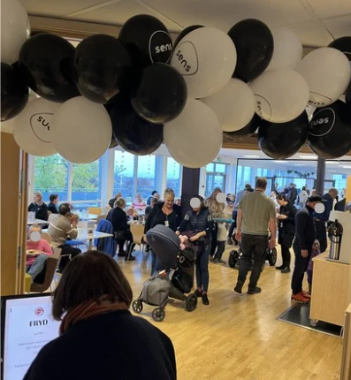 Det var fullt hus i caféen FRYD hele dagen.