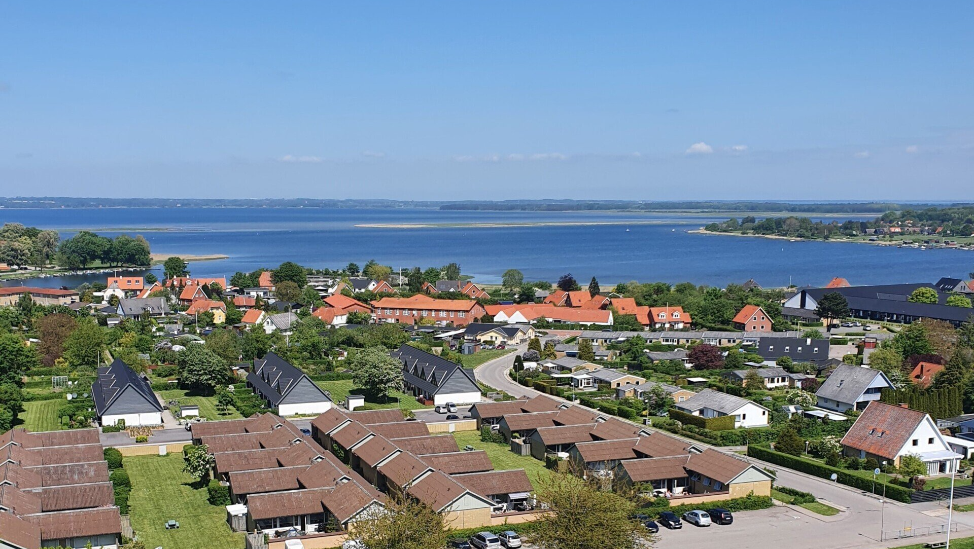 Udsigt over Præstø Fjord taget fra toppen af PræstøNets antenne Udsigt over Præstø Fjord taget fra toppen af PræstøNets antenne