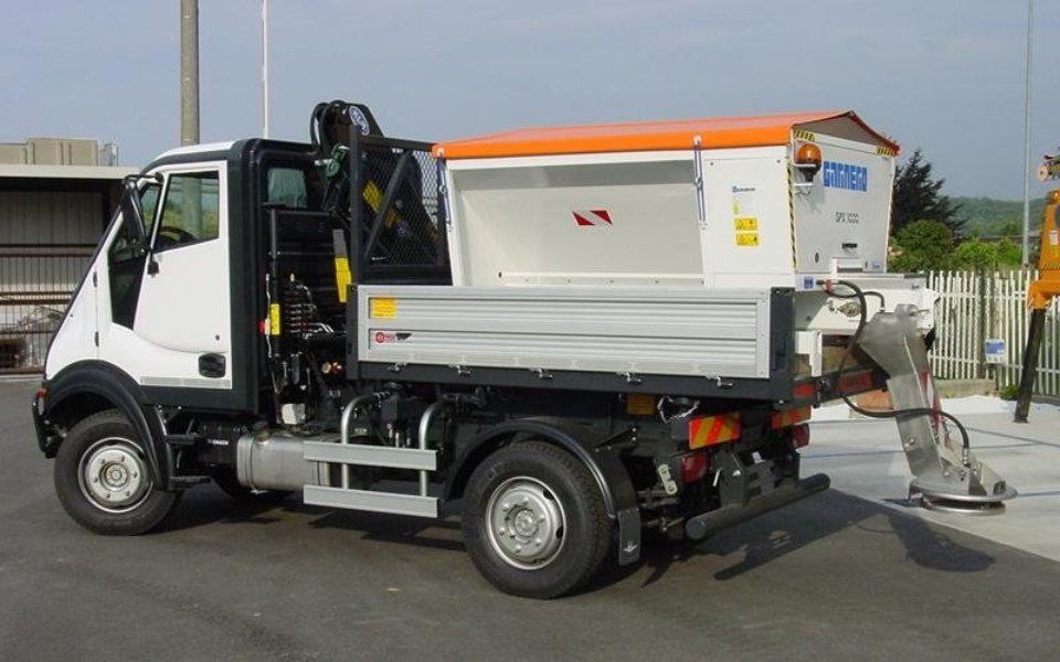 Salt spreader