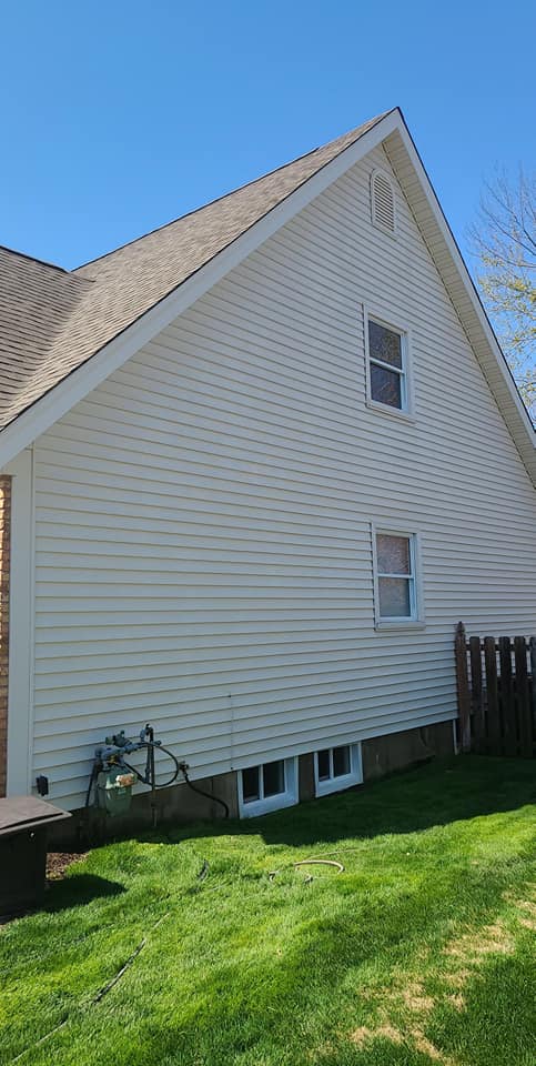 House - St. Louis, MO - STL Clean & Green Pressure Washing