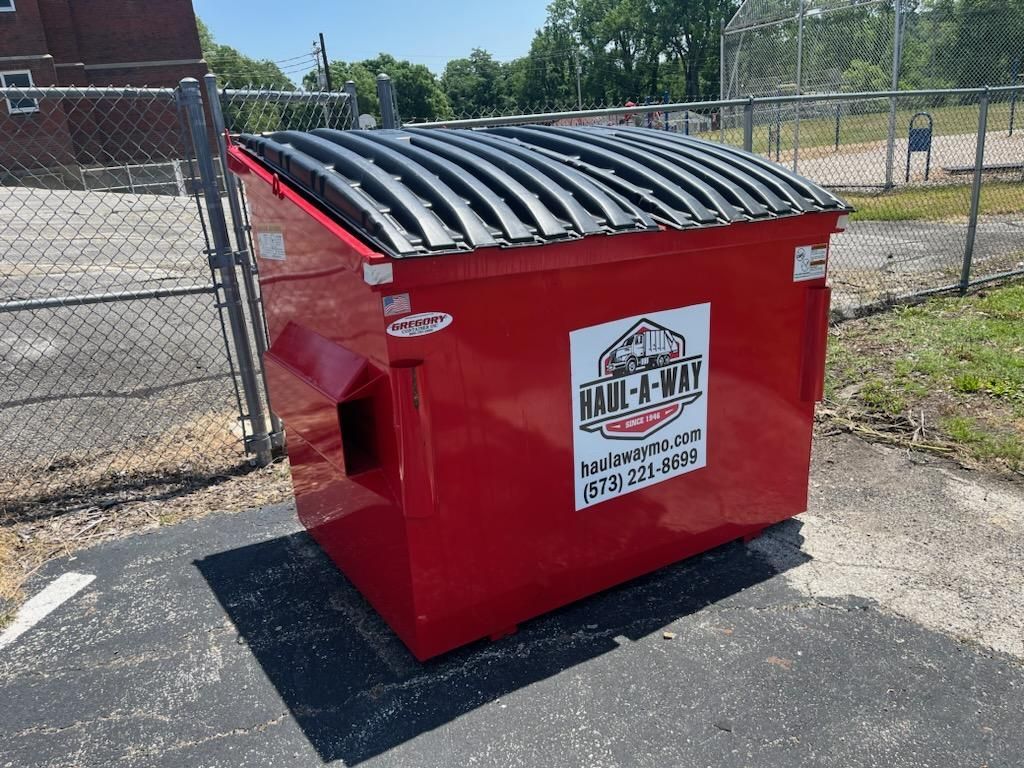 Garbage Collector — Hannibal, MO — Haul-A-Way, Inc. Garbage Collector — Hannibal, MO — Haul-A-Way, Inc.