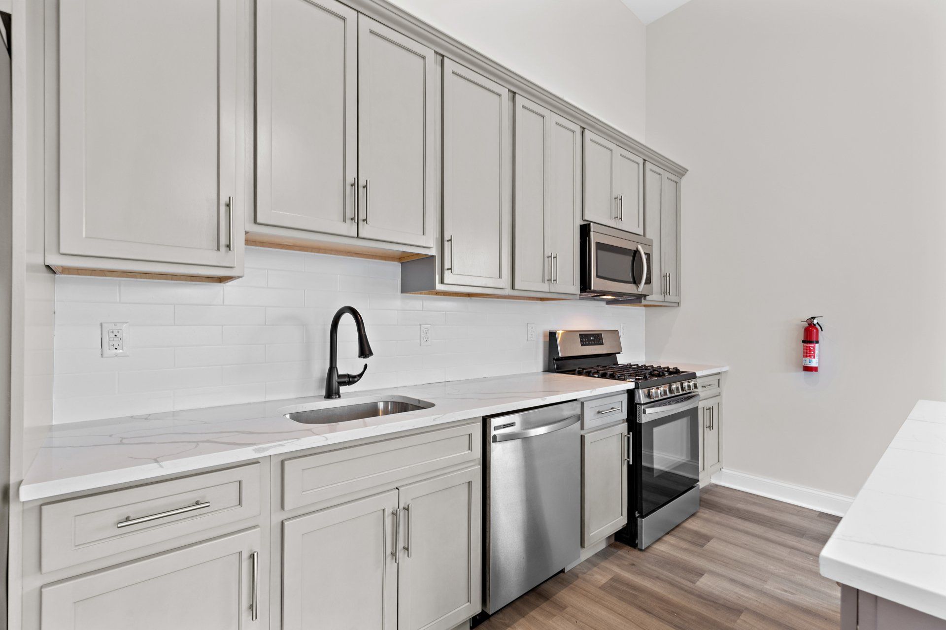 371 Lakeview ave kitchen