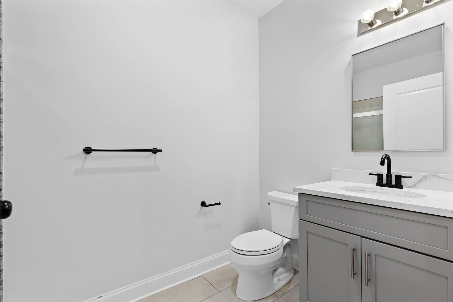 371 Lakeview ave bathroom