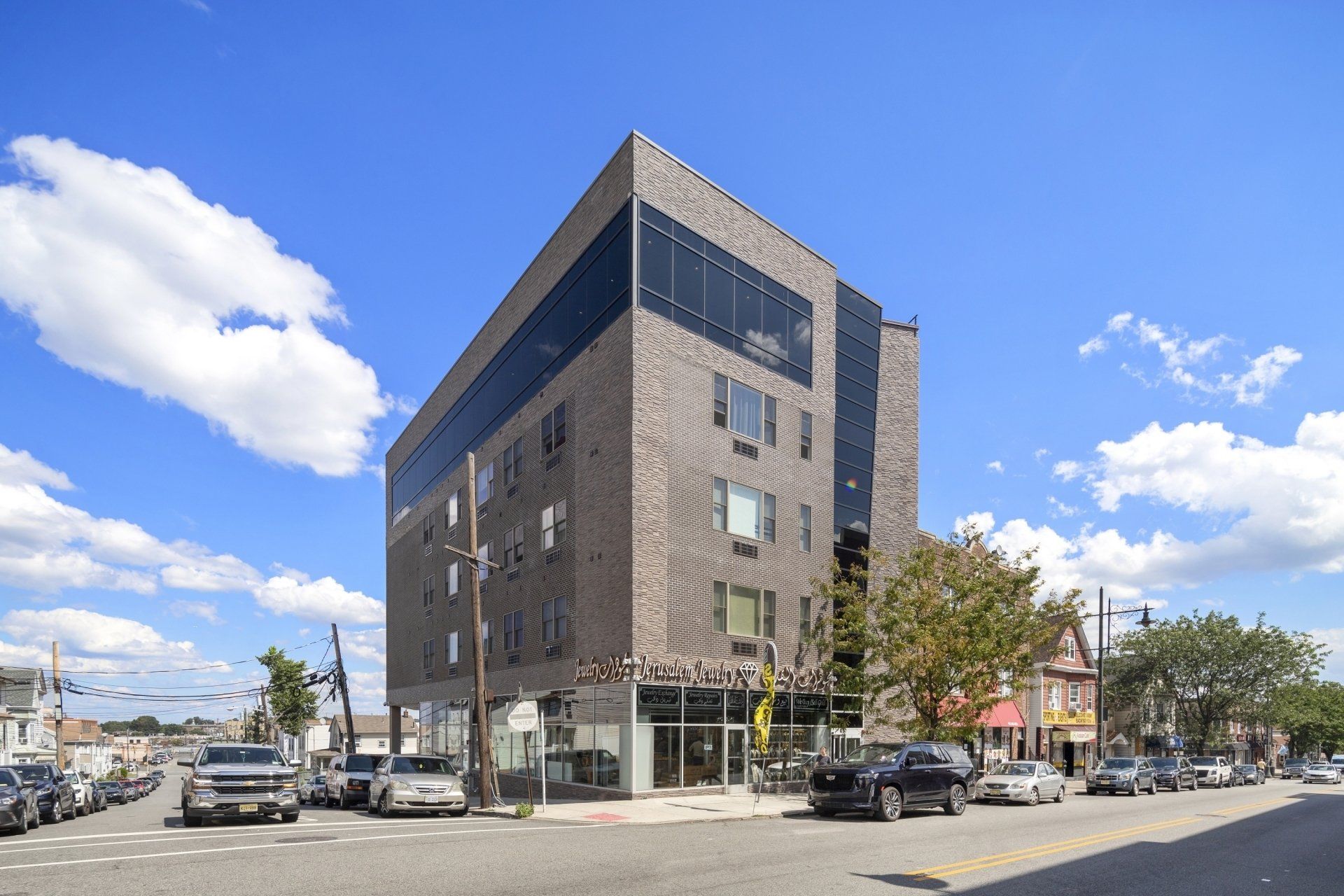 1089 Main Street shot