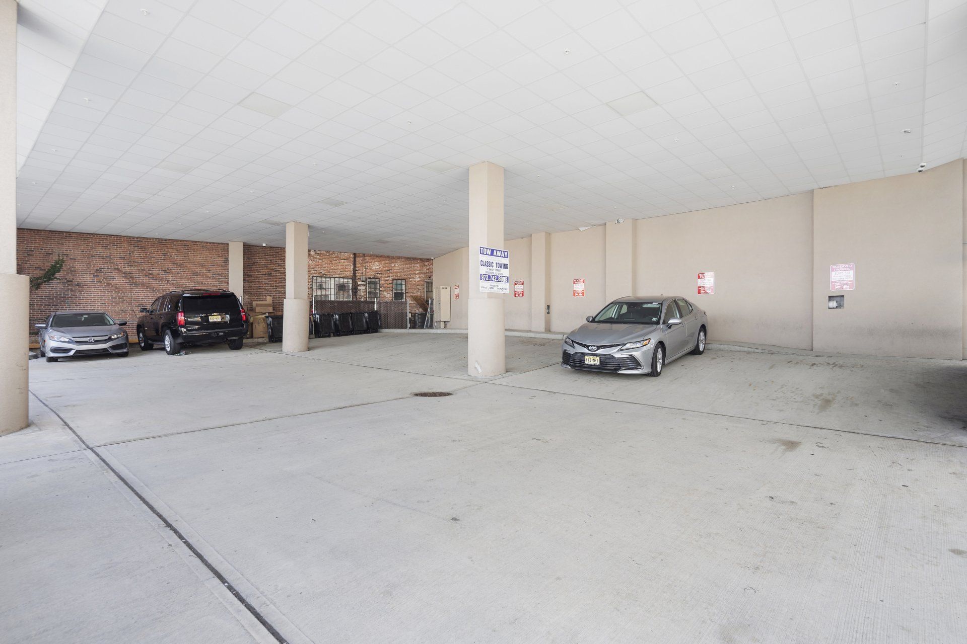 1089 Main Street garage