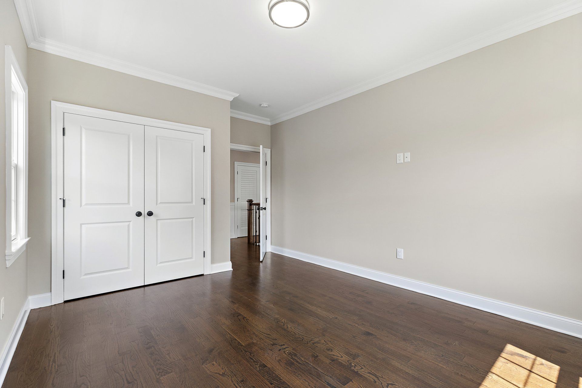 closet in room