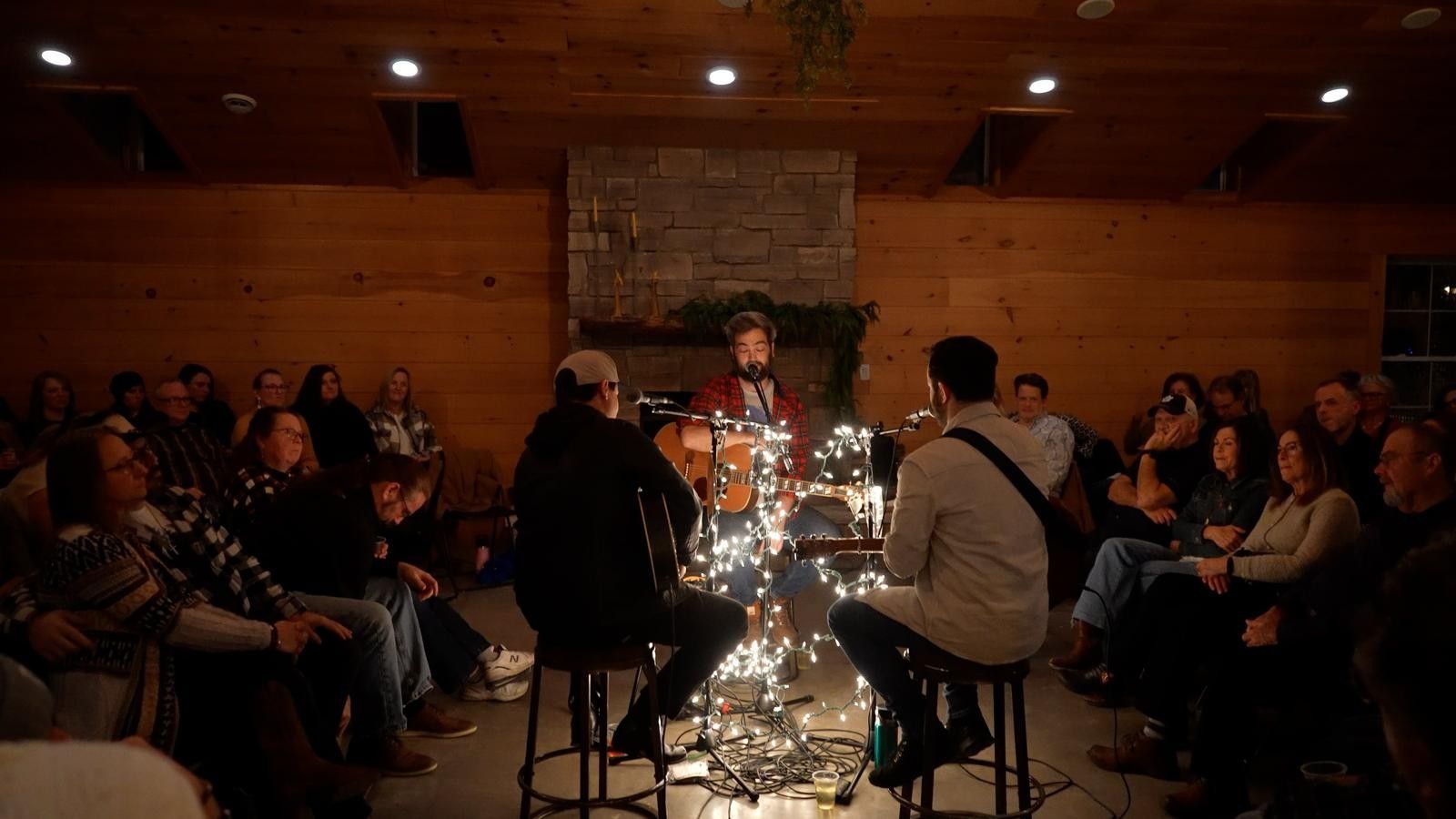 Live music crowd, Nashville comes to Resistance Wine Company, Ashland Oregon