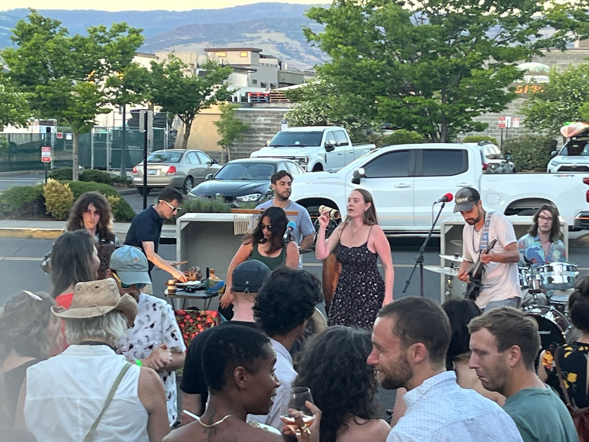 Guests at the Alquimistas concert winery event, Resistance Wine Company, Ashland Oregon