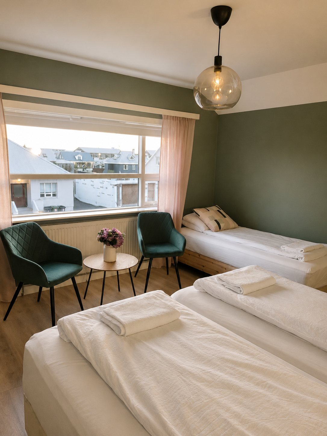 triple room in Grindavík 