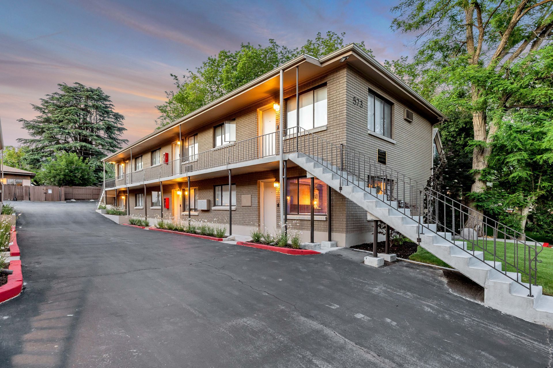 1ˢᵗ Avenue Apartments