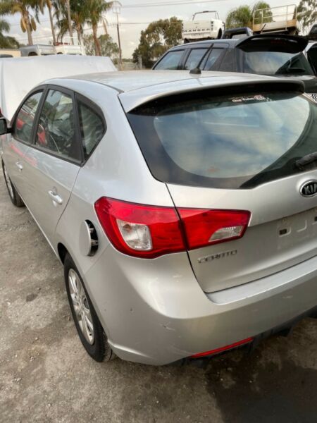 STOCK NO 8539: 6/2013 KIA CERATO TD 2 LTR 4 CYL PETROL 6 SPD AUTOMATIC 5DR HATCH BACK